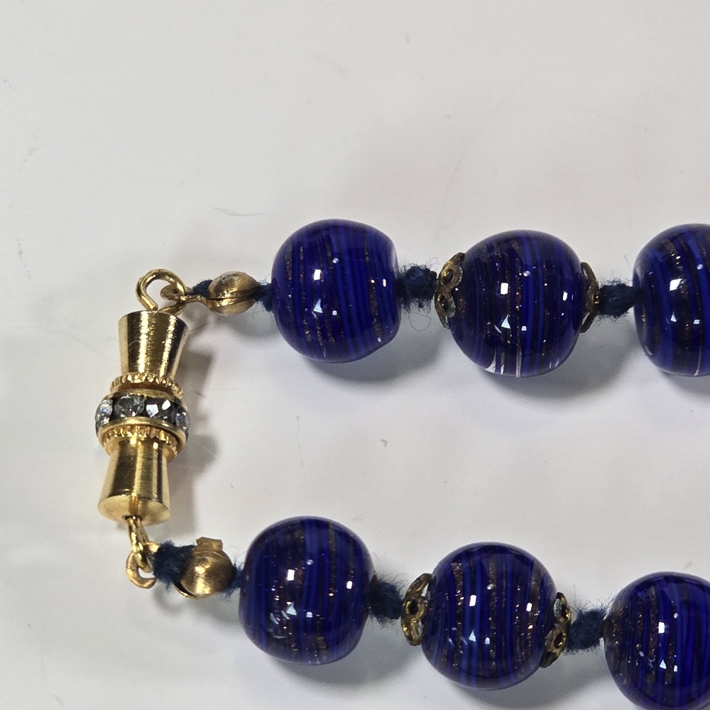 Vtg Murano Blue Latticino Aventurine Venetian Glass Barrel Bead Necklace.